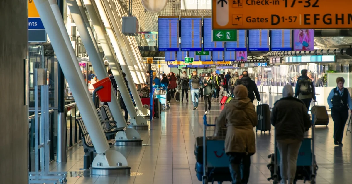 Emigrante retornado en España: ayudas, subsidio SEPE y CER 2026